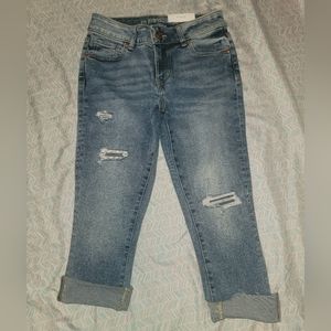 Women's 0 Maurices Distressed Cropped Jeans NWT